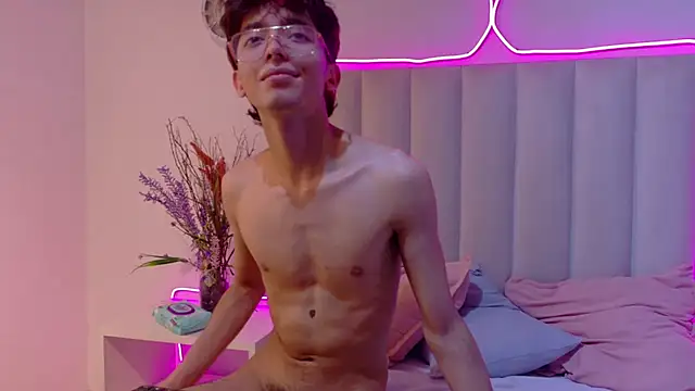 Twink_Sebas7 即時 XXX 聊天