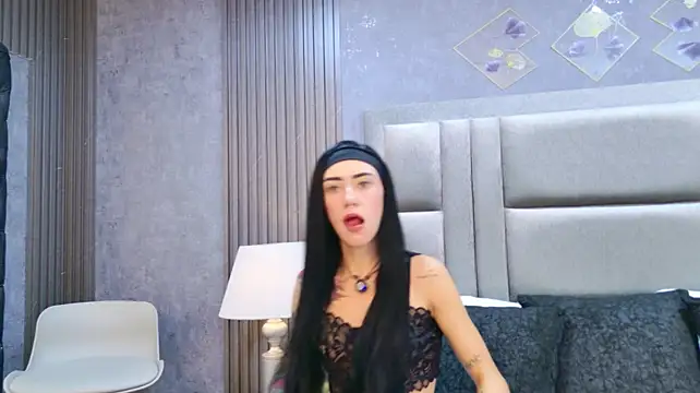 MissAthziry 即時 XXX 聊天