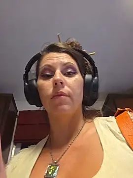KittyWhispers' Webcam Show
