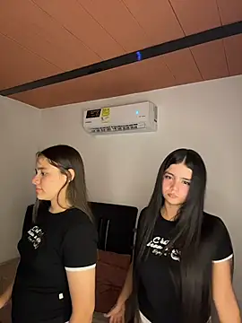Онлайн чат XXX Zow_