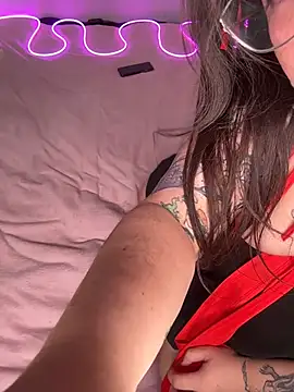 צ'אט XXX בשידור חי של Mizztikaa