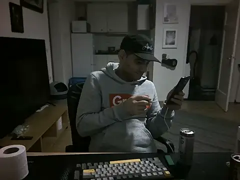 Онлайн чат XXX mihaimichael