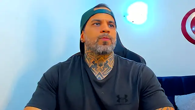 JoshRigby Chat XXX in diretta
