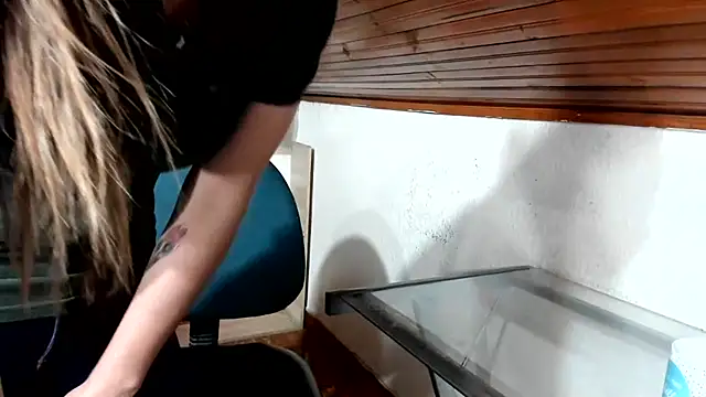 merlinaadams_'s Live XXX Chat