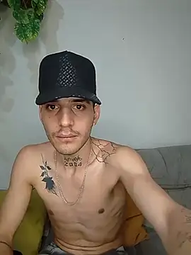 Show de MaxHornyLatin na webcam