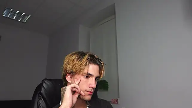 Živý XXX chat Denis_Wu