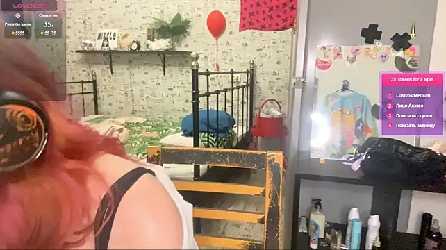 RedKittySquirrel's Live XXX Chat