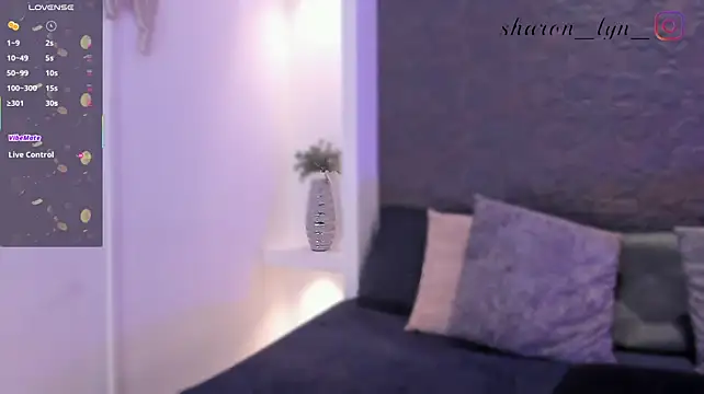 Chat XXX en directo de SharonLyn_