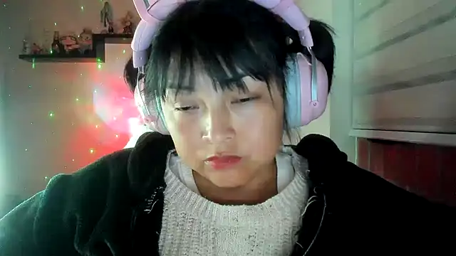 Chat XXX en directo de Shaddycute_