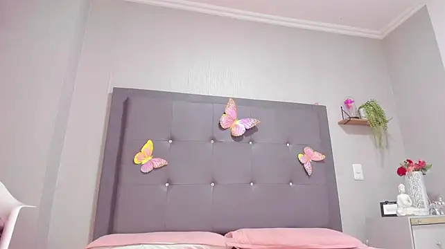 emma_lye Adlı Modelin Canlı XXX Sohbeti
