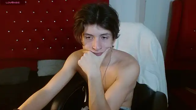 צ'אט XXX בשידור חי של Marcoviolet
