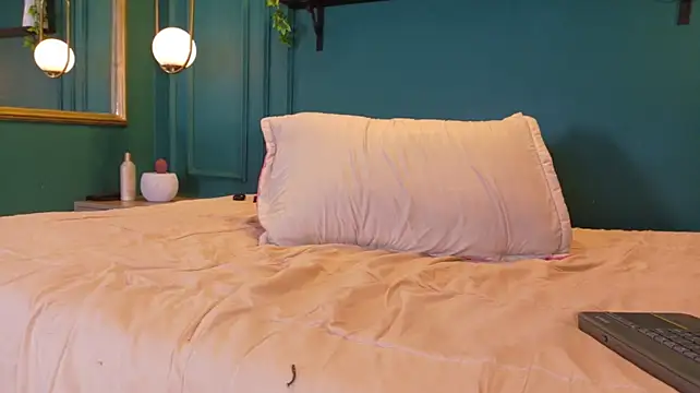 ale_cam Adlı Modelin Canlı XXX Sohbeti