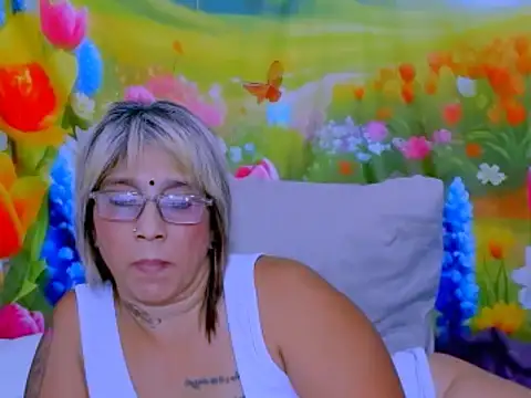 צ'אט XXX בשידור חי של indianroxy