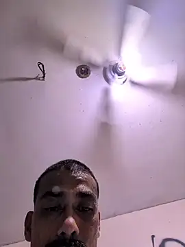 Cnutt310's Webcam Show