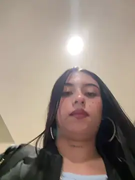 LilacNoir Chat XXX live