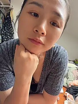 Iridessa-'s Live XXX Chat