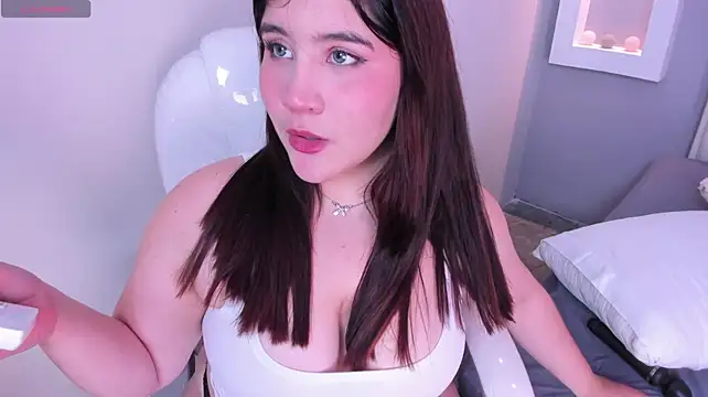 Chat +18 de Ivy_Valet ao vivo