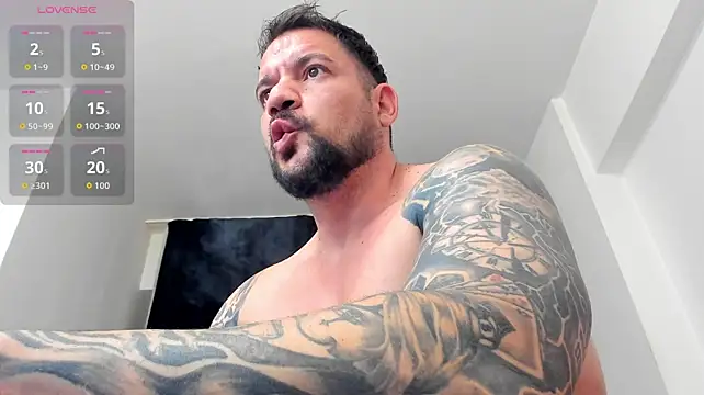 musclemonster31 在線直播表演