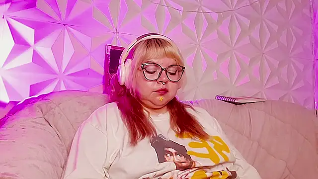 XXX chat uživo modela Satyn_doll