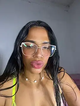 Chat XXX ao vivo de FlorSalvaje_