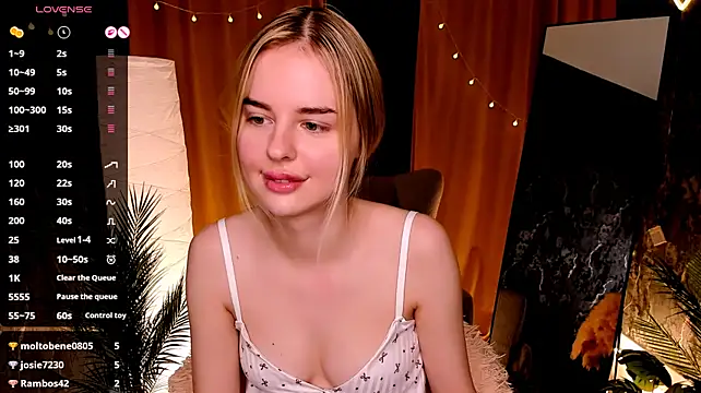 LillianShine's Live XXX Chat