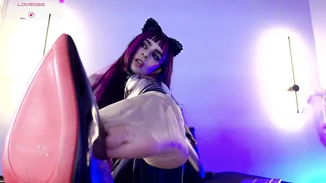 Alice_noir Adlı Modelin Canlı XXX Sohbeti