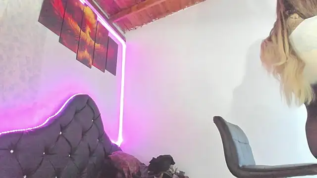 Chat XXX en directo de mona_bigcock