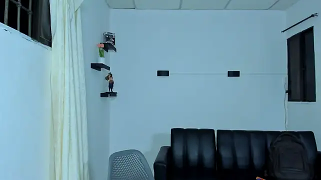 Santy_Stump Adlı Modelin Canlı XXX Sohbeti