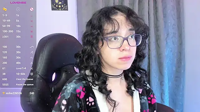 Chat +18 de indra_cam ao vivo