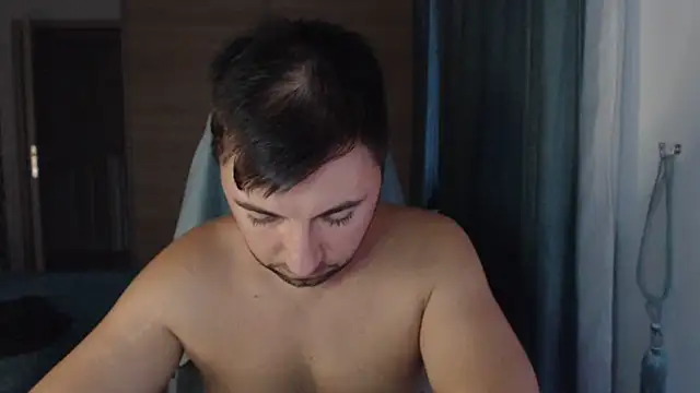 Show modela HankMalone na web-kameri