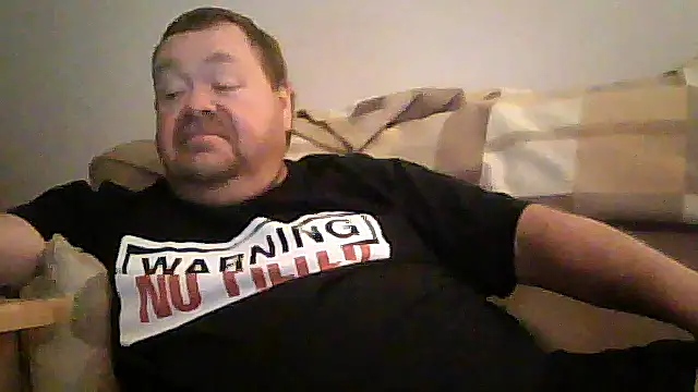 צ'אט XXX בשידור חי של hitman_35