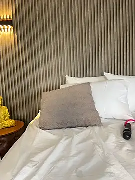 KendralHolson Adlı Modelin Canlı XXX Sohbeti