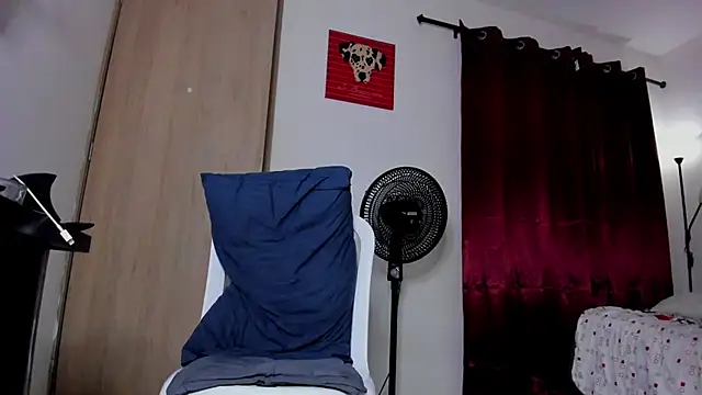 Chat XXX en directo de Cloudy_pigDude