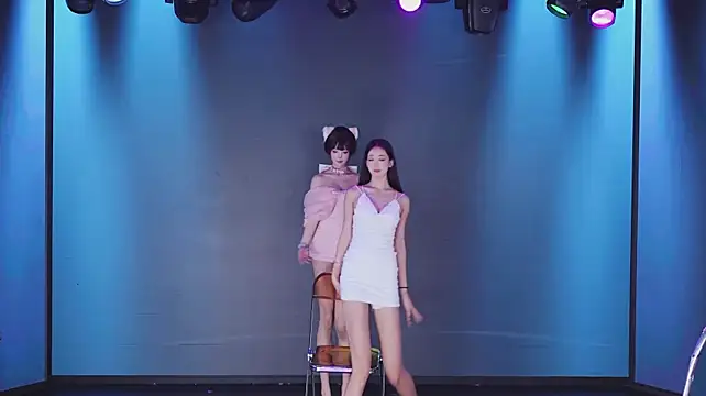 IG-001 live XXX chat