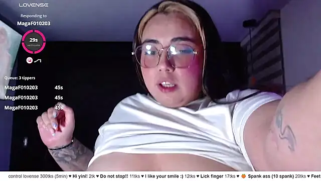yini_angel's Live XXX Chat