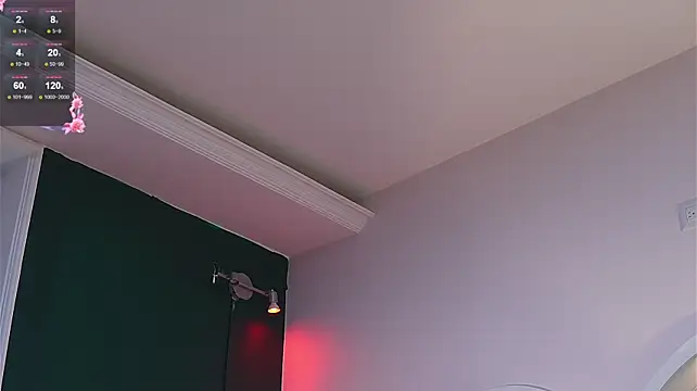 caroline_adams_ 即時 XXX 聊天