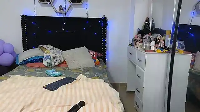 charlotte_077 XXX чат на живо