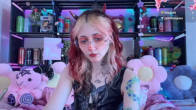 צ'אט XXX בשידור חי של _Devill_Baby
