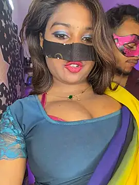 Show modela Hot_Aanamika2 na web-kameri