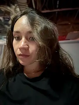 QuietNicole XXX чат на живо