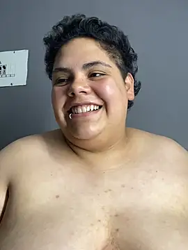 Chat XXX en directo de Hailey_Curvy