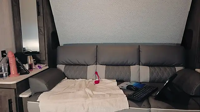Hotbeebee élő XXX-chatje