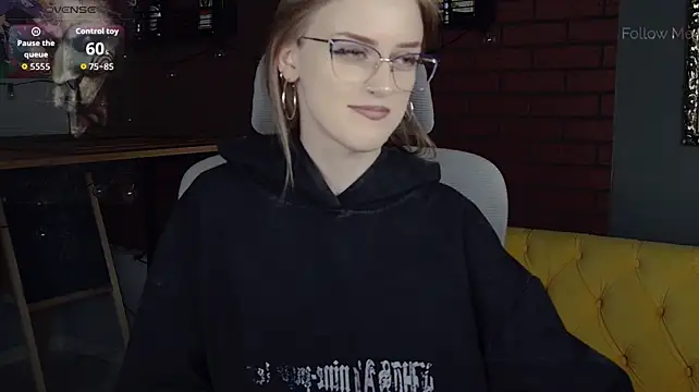 Chat XXX en directo de KiraMontoya