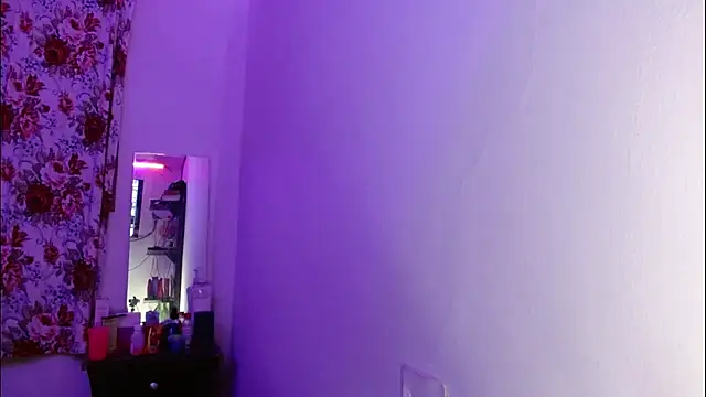 AnnaliOlsenX's Live XXX Chat