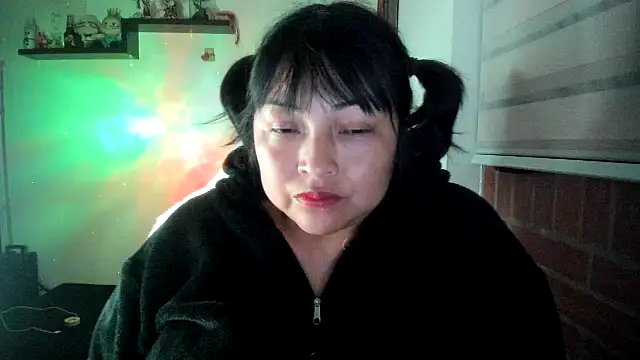 Shaddycute_ – Naživo XXX chat