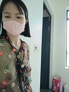 Emma_Linh Show in webcam