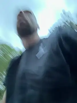 Oliver_outside's Live XXX Chat