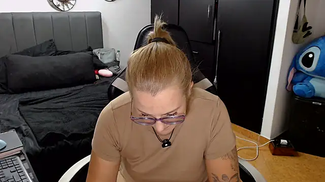 Chat +18 de perlagoloza05 ao vivo