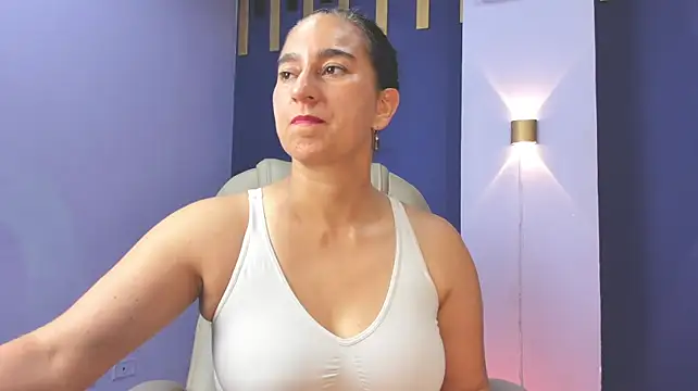 XXX chat uživo modela Maya369