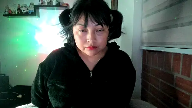 Chat XXX en directo de Shaddycute_